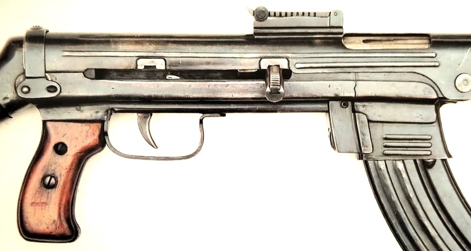 Ствольная коробка, вид справа (источник: Чумак).