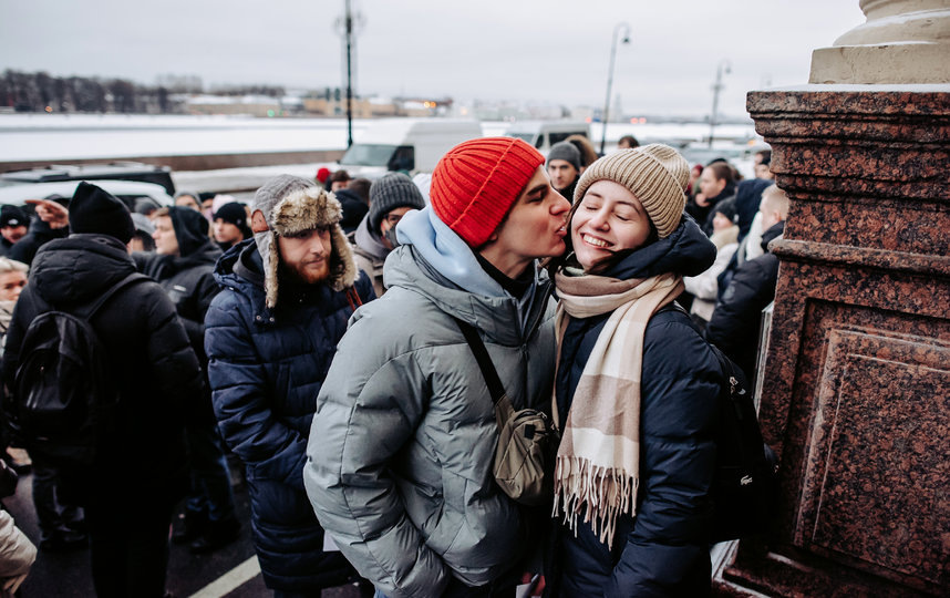 Источник: https://www.metronews.ru/novosti/peterbourg/reviews/peterburzhcy-gotovy-kupit-krasivuyu-datu-1881383/