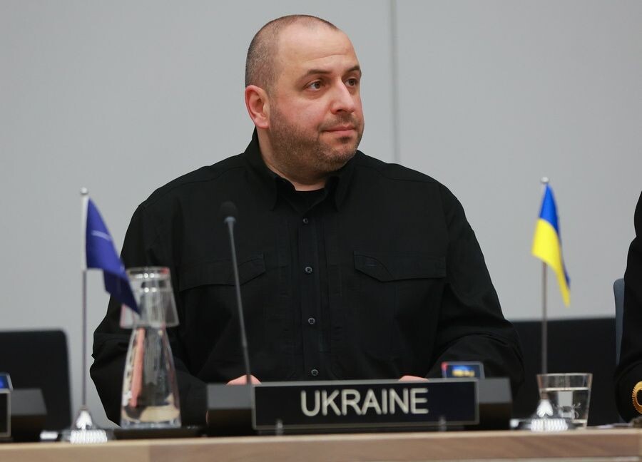    Министр обороны Украины Рустем Умеров / Источник: © OLIVIER HOSLET/EPA/ТАСС