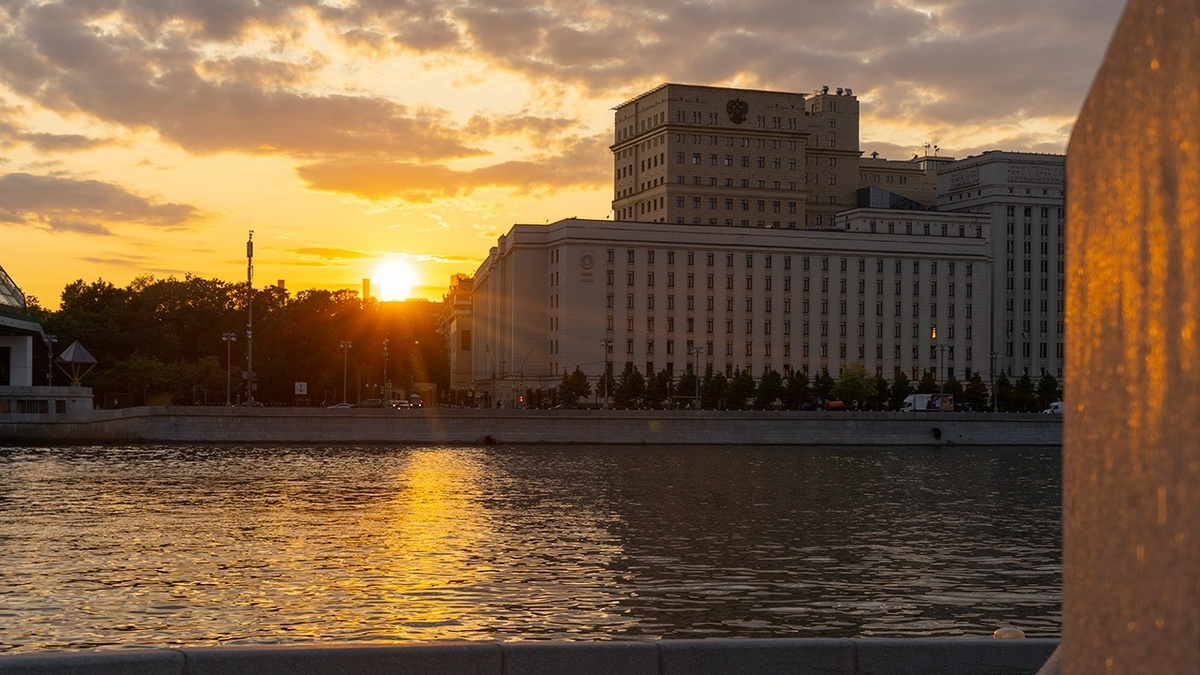 Фото: https://tvzvezda.ru/ (https://mcdn2.tvzvezda.ru/storage/news_other_images/2025/06/30/65d3ecb3ffe941e281a9cec107368db2.jpg)