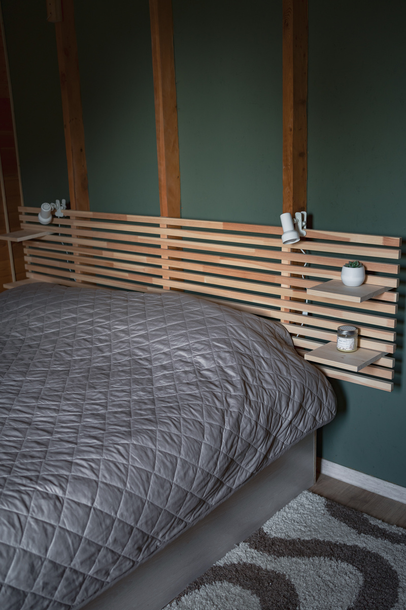 Деревянное изголовье в стиле Икеа