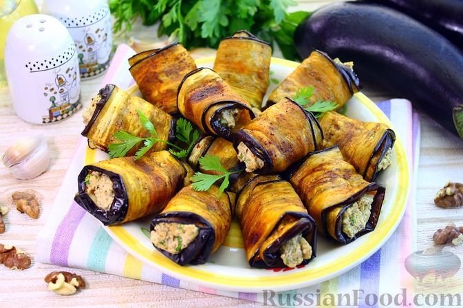 Рулетики из баклажанов с орехами, жареным луком и чесноком - тёплый вкус Кавказа