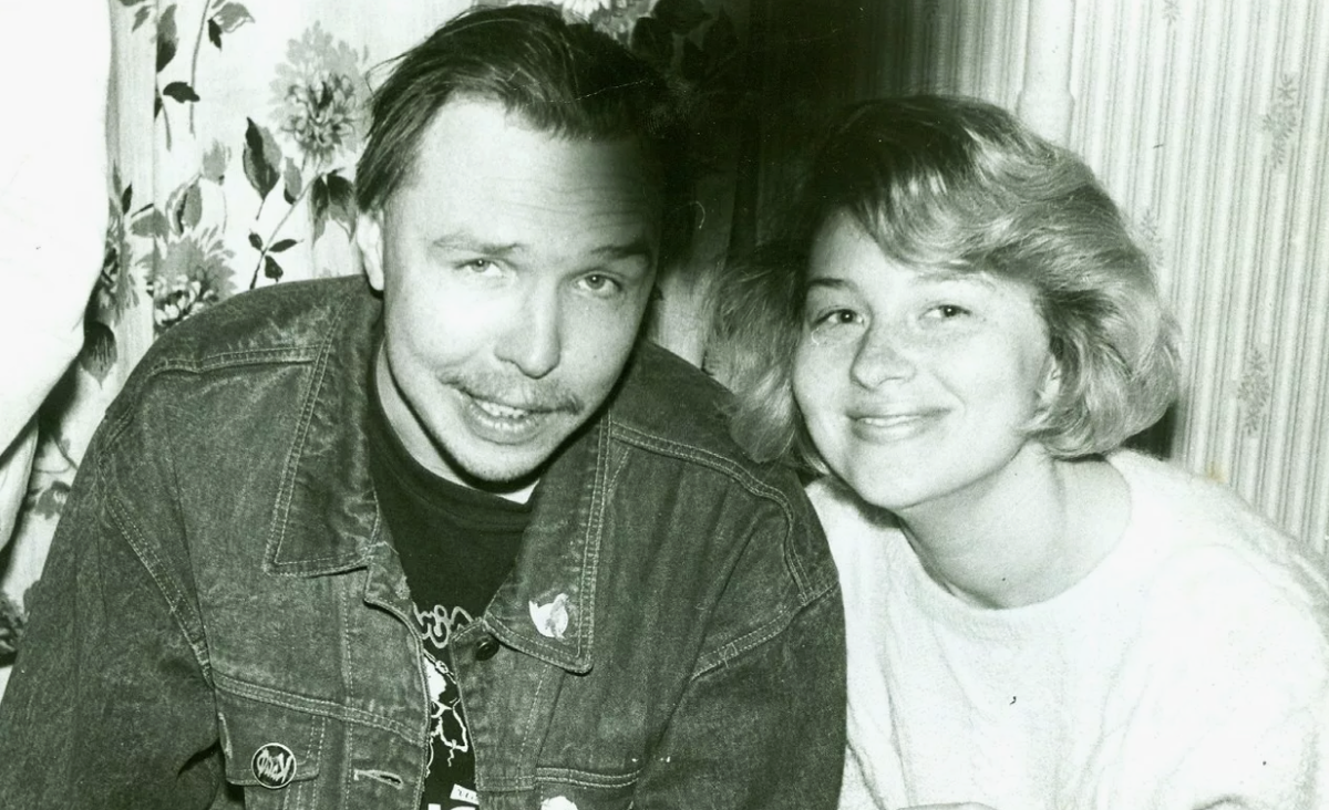 на фото Гарик Сукачев с женой Ольгой в молодости 