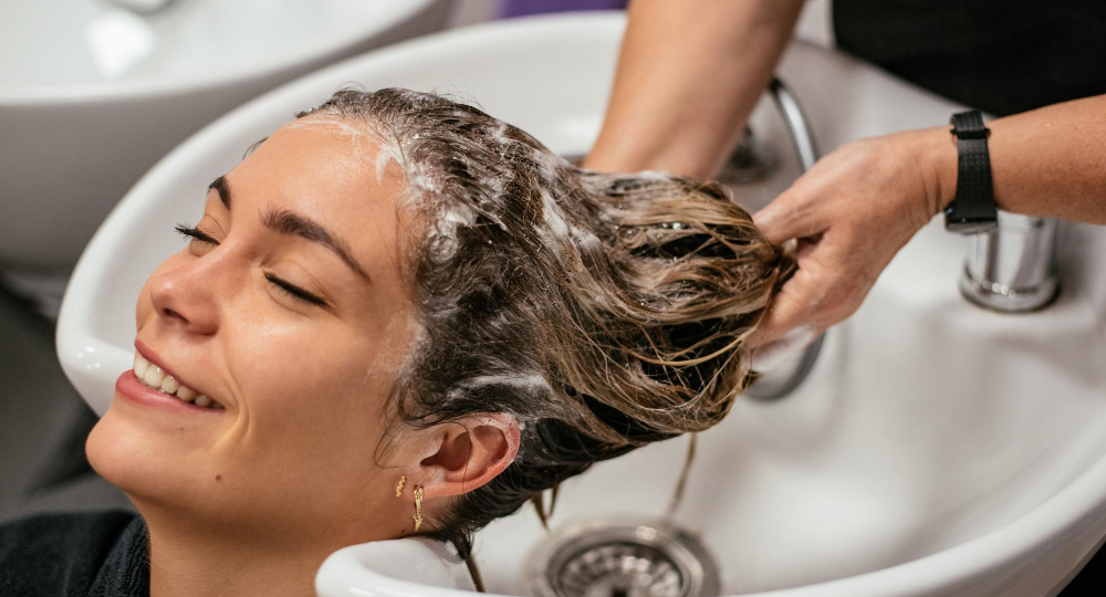 Уход за окрашенными волосами: как правильно ухаживать за волосами после покраски, чтобы сохранить цвет и здоровье