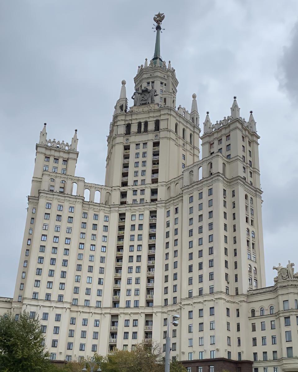 Высотка со стороны Яузы (Фото Автора)