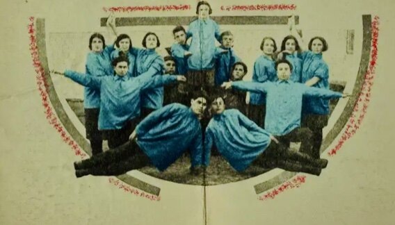 "Синие блузы", фото отсюда: electro.nekrasovka.ru