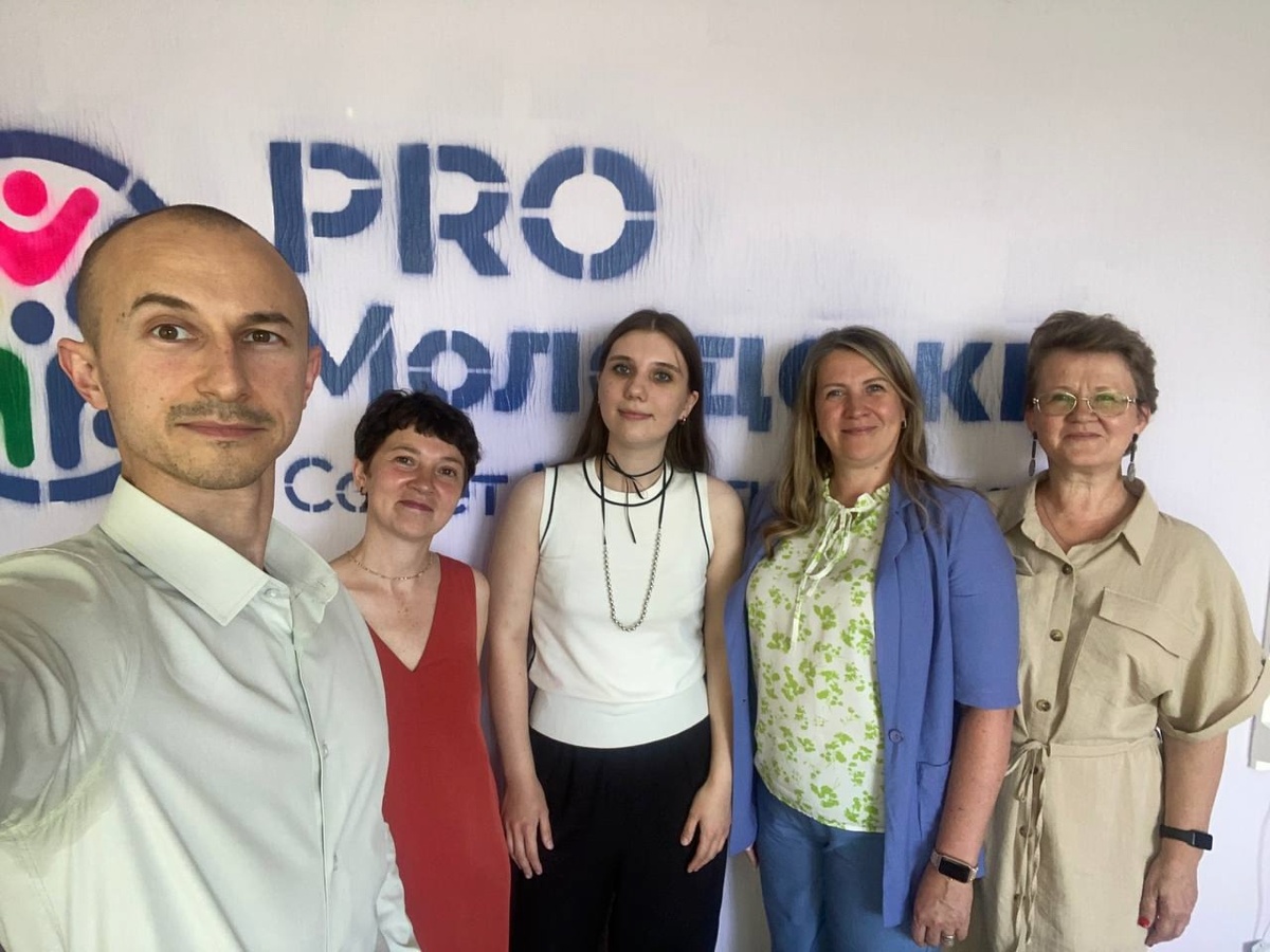 "Это междусобойчик или можно присоединиться?" (цитата из фильма "В джазе только деушки") Присоединиться к клубу можно и даже нужно!