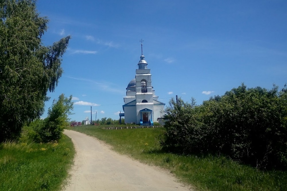    Крестное знамение — это не просто механический жест, а осознанное обращение к Богу