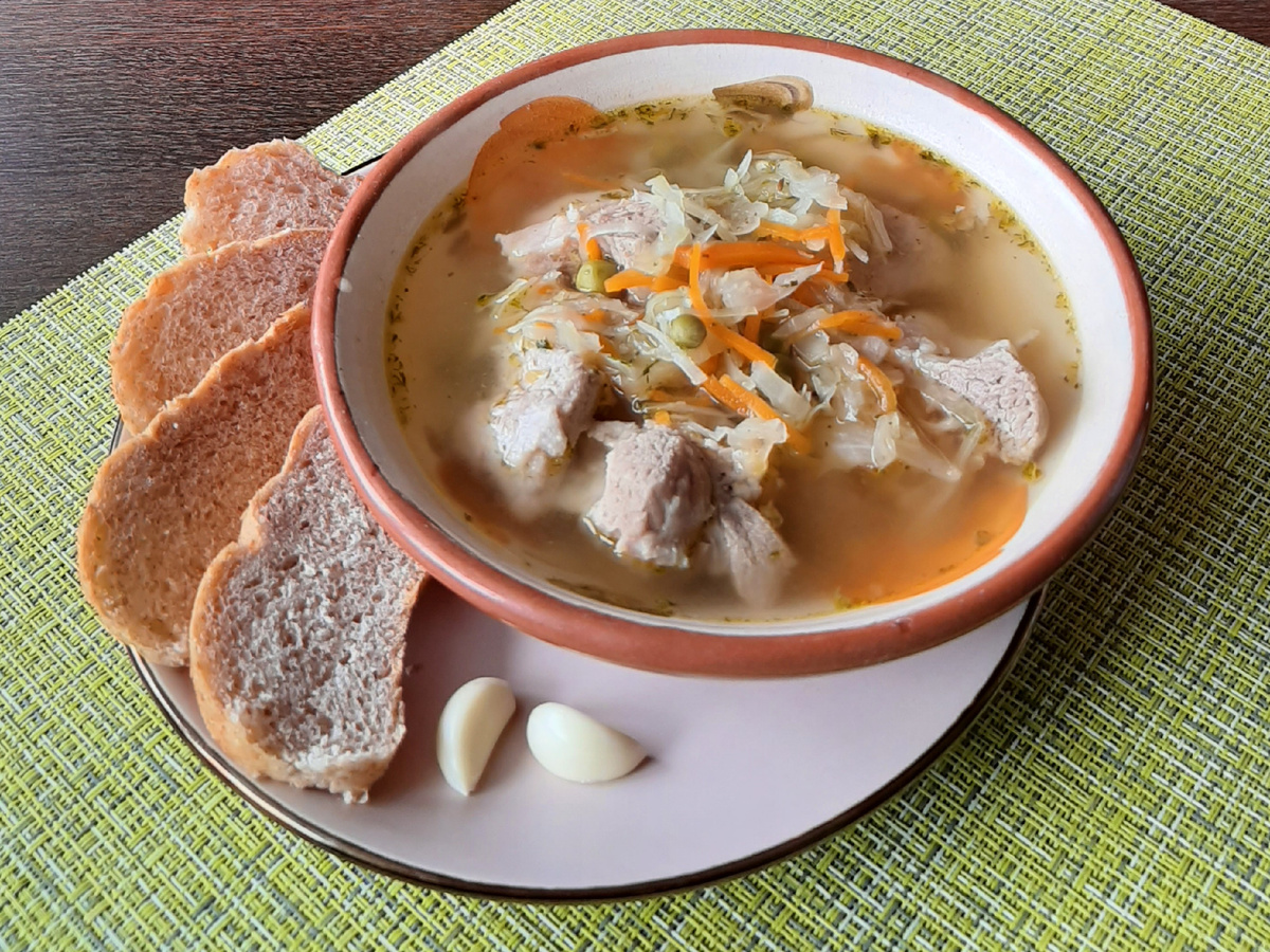 Кислые щи из двух видов капусты