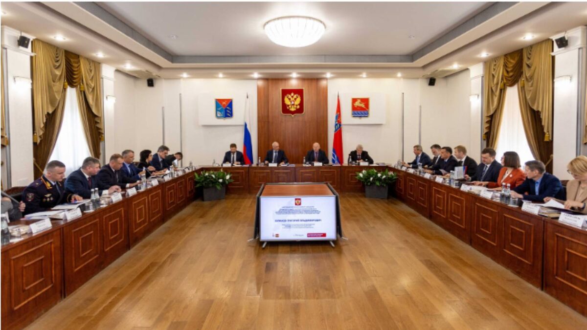 Семинар-совещание на тему «Практика и задачи органов исполнительной власти субъектов Дальневосточного федерального округа по реализации Стратегии государственной национальной политики Российской Федерации до 2025 года». Фото Антона Панова