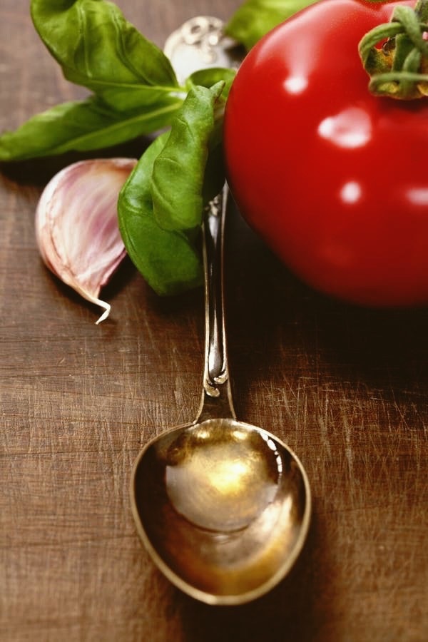 Ложка любого масла — это около 90 калорий. И это не «много» или «мало» — это просто факт.