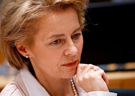    Урсула фон дер Ляйен разочарована, что дружеских отношений ЕС и США больше не будет