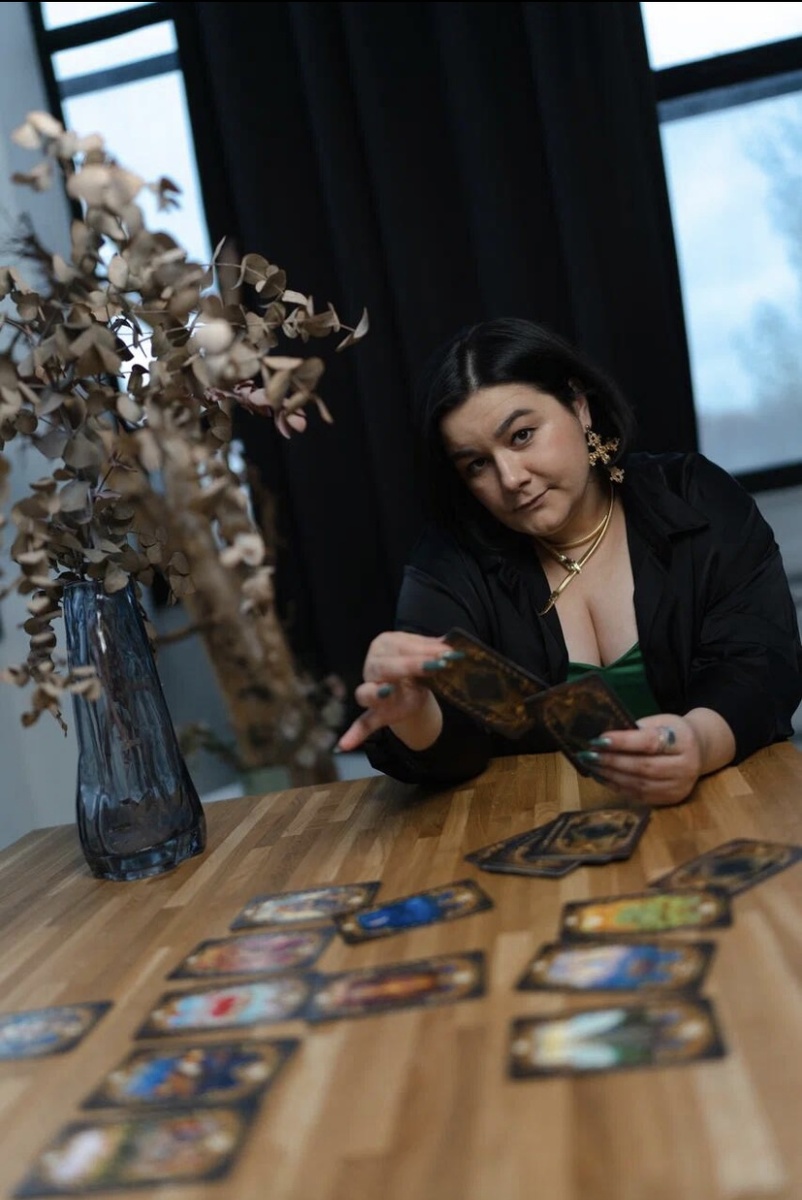 Другая моя сторона, которая заглядывает глубоко в каждого и дает направление и ответы 