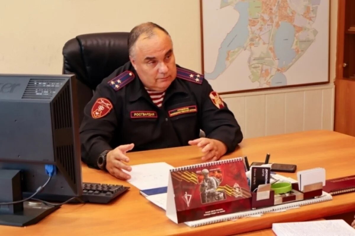    Погоны Алексей Андреев носит с 1987 года.