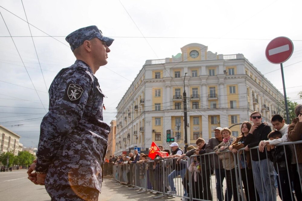    Росгвардейцы охраняют значимые объекты и следят за безопасностью на мероприятиях. Фото: Пресс-служба Управления Росгвардии по Челябинской области