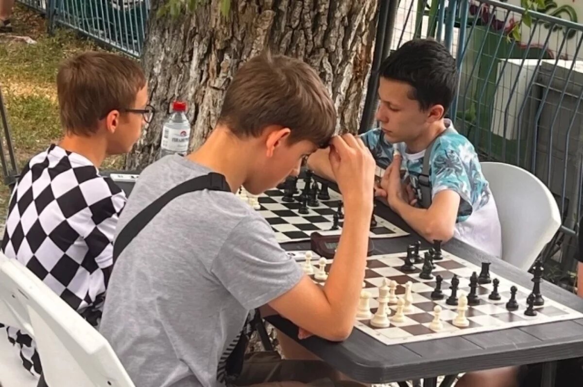    В Ростове наградили победителей детского турнира по шахматам