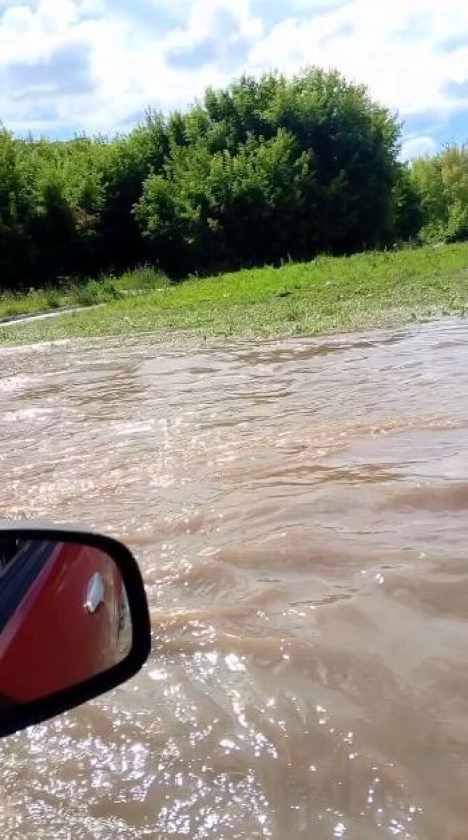    Вода на улице Попова. Источник: "Инцидент Барнаул"