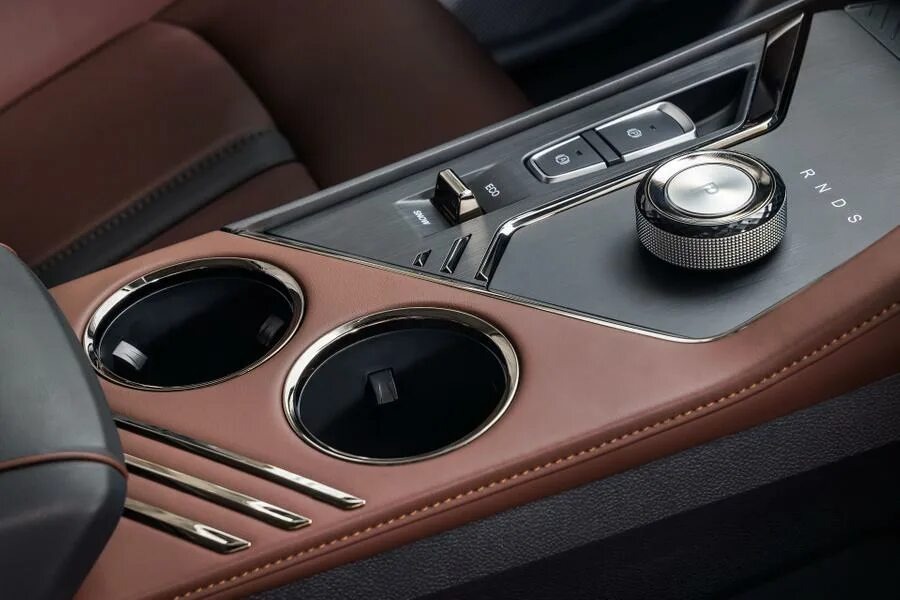 Фото заимствовано - https://quto.ru/moskvich/8/i/suv5d/photo