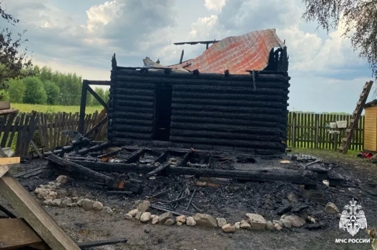    В двух ярославских деревнях загорелось два дома из-за удара молнии