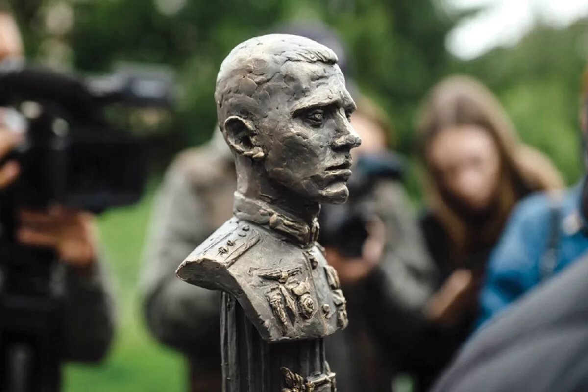    Артур Лапшин – первый курянин, участник СВО, которому присвоено звание Героя России (посмертно).