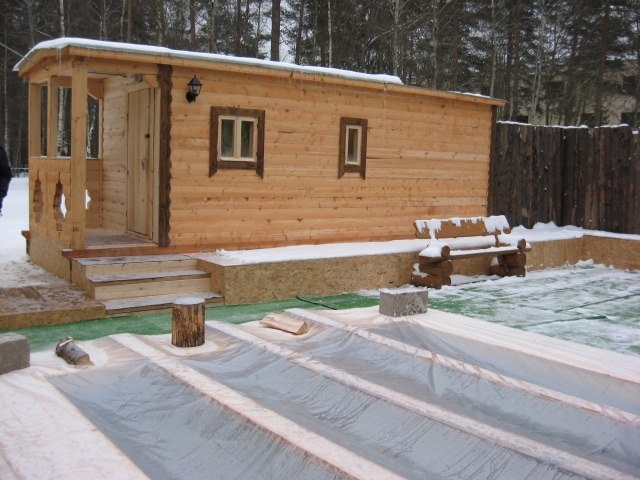 После постройки бани нужно вызвать кадастрового инженера. Фото: Мир Квартир