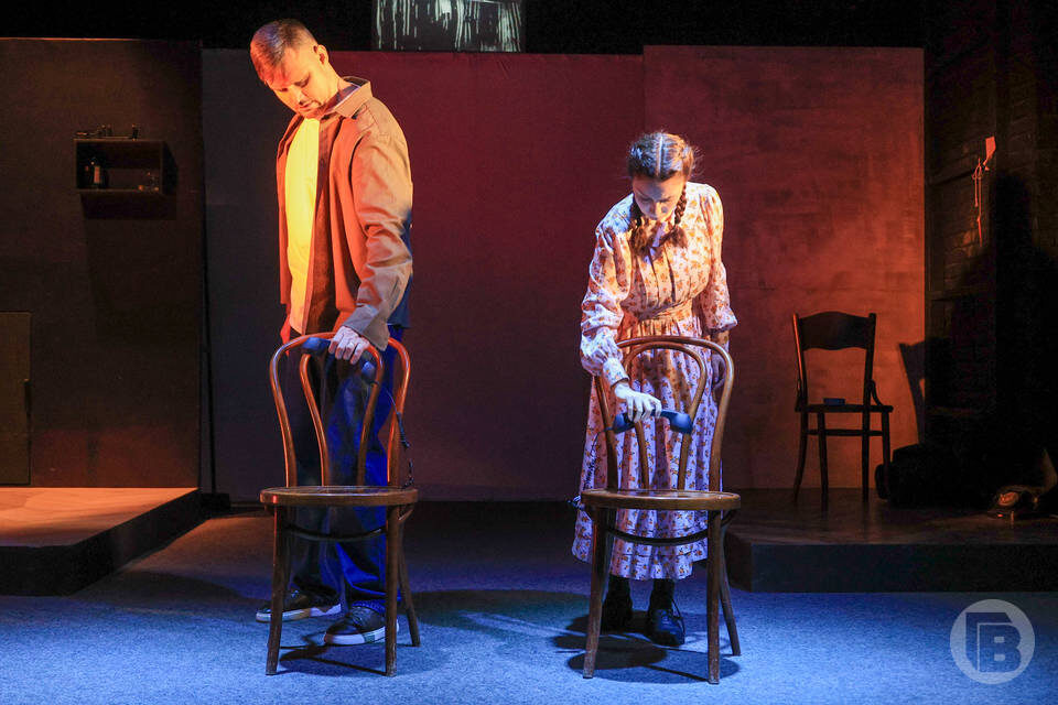    Спектакль "Позовите Нину" / Фото: Дмитрий Рогулин / "Городские вести"