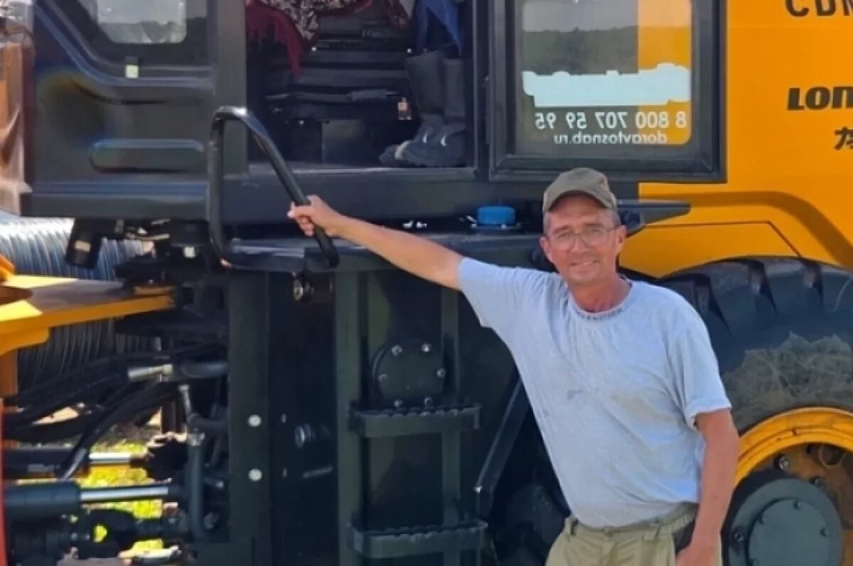    Тракторист из Новосибирской области наградили за многолетний труд