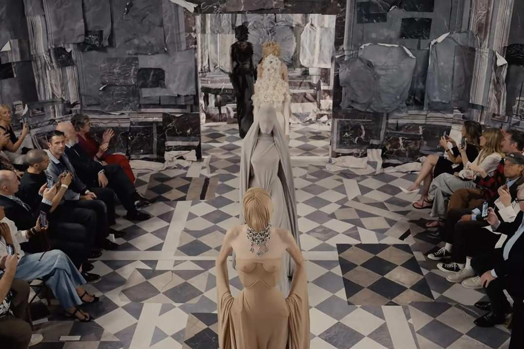    Много Маржелы и щепотка Гальяно: из чего состоит дебют Гленна Мартенса в Maison Margiela (фото 2)