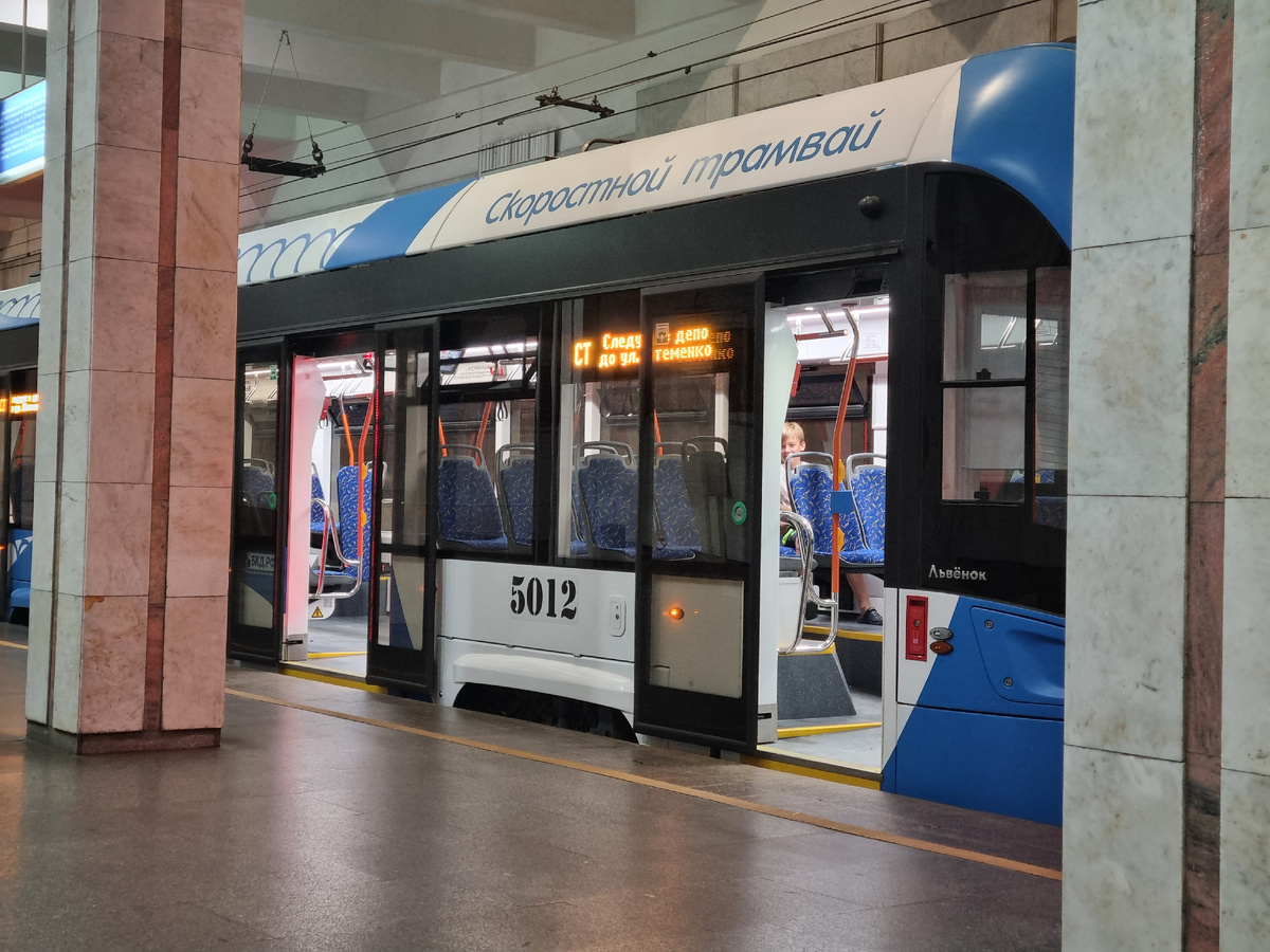 Фото: Зеленая леди, сад, семья и томатный сок 