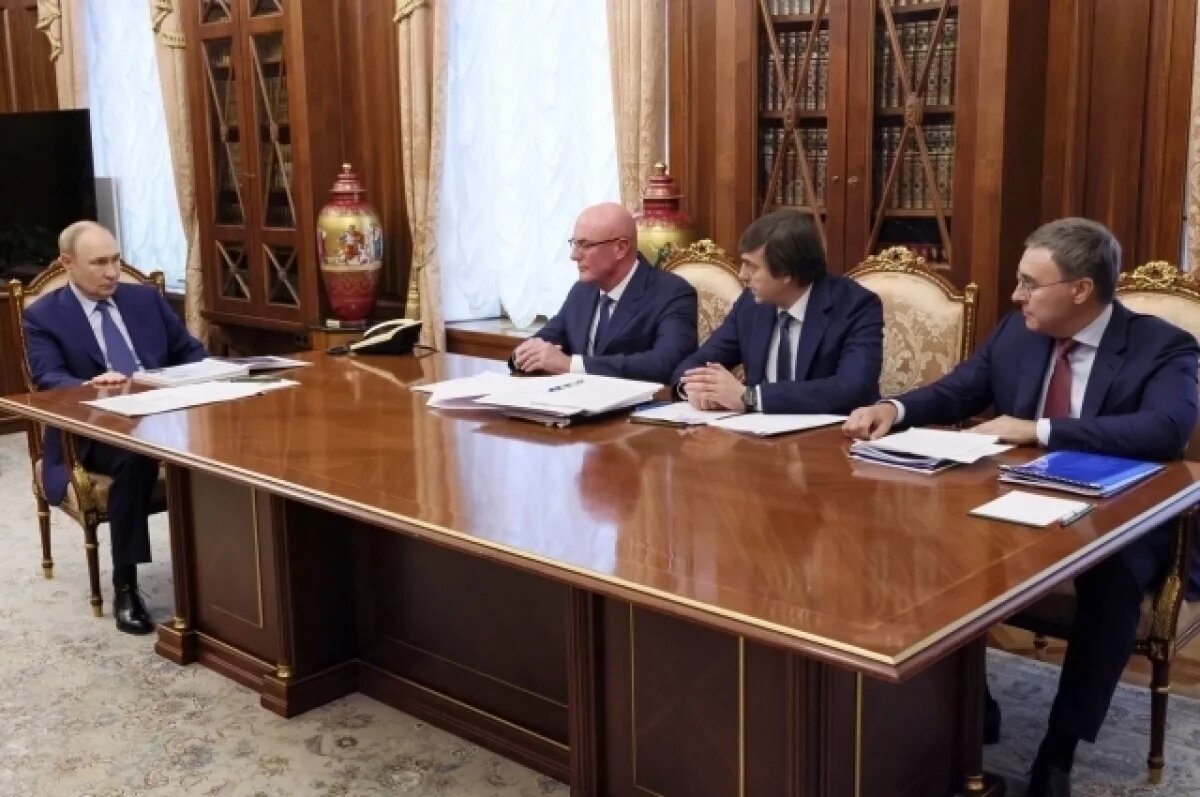    Путин обсудил с Кравцовым и Фальковым итоги вступительной кампании