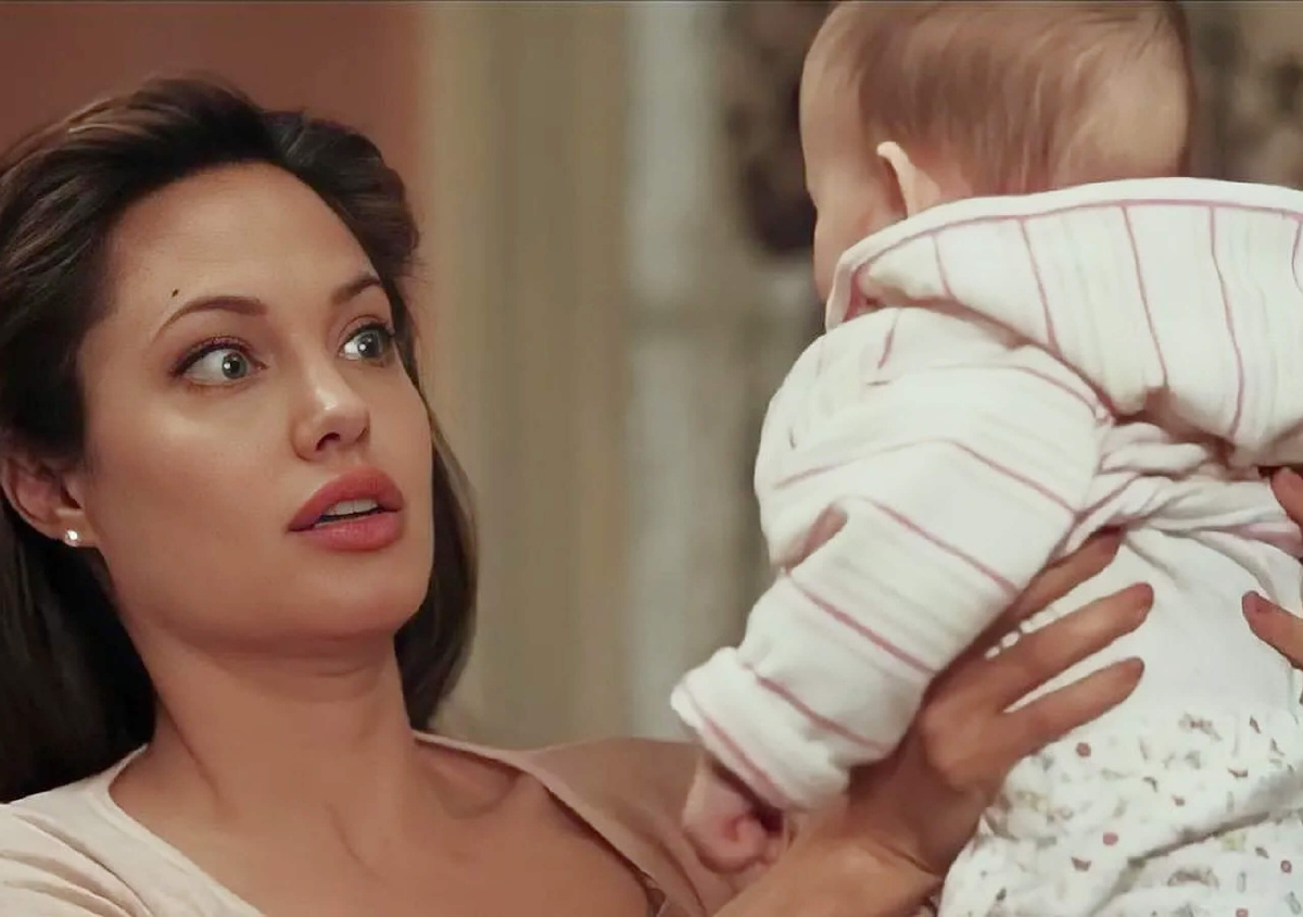 Он сказал, что не общается с бывшей женой и их ребёнком