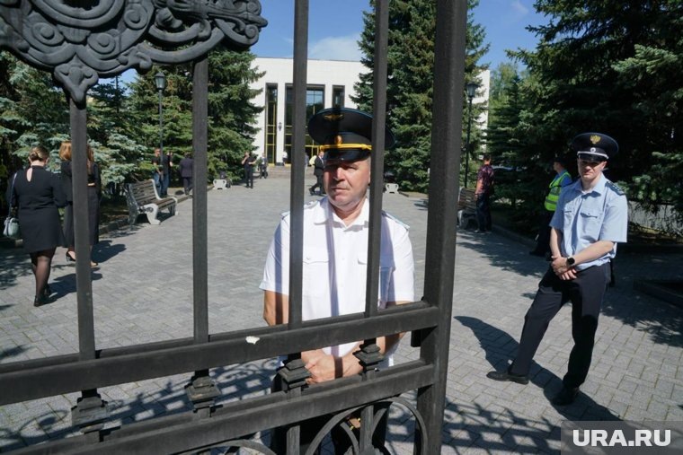 Церемония прощания со Старовойтом началась утром в ЦКБ в Москве
Фото:Вячеслав Немышев © URA.RU