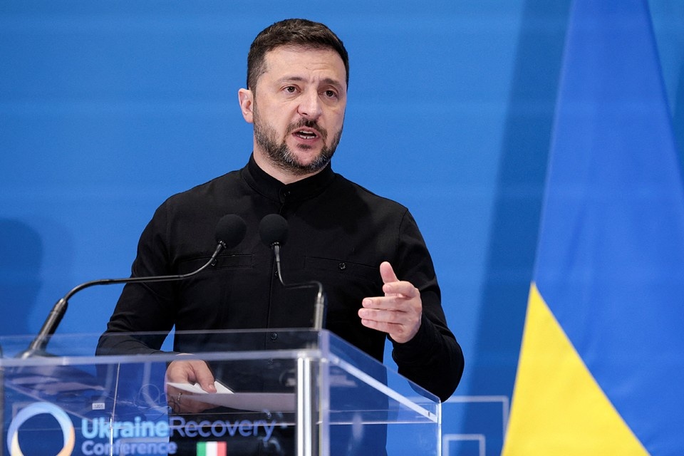 Как всякий артист, Зеленский в душе всегда жаждал признания публики, аплодисментов, цветов. Фото: REUTERS