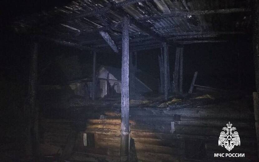    Нежилой хлев сгорел из-за грозы в Кизнерском районе