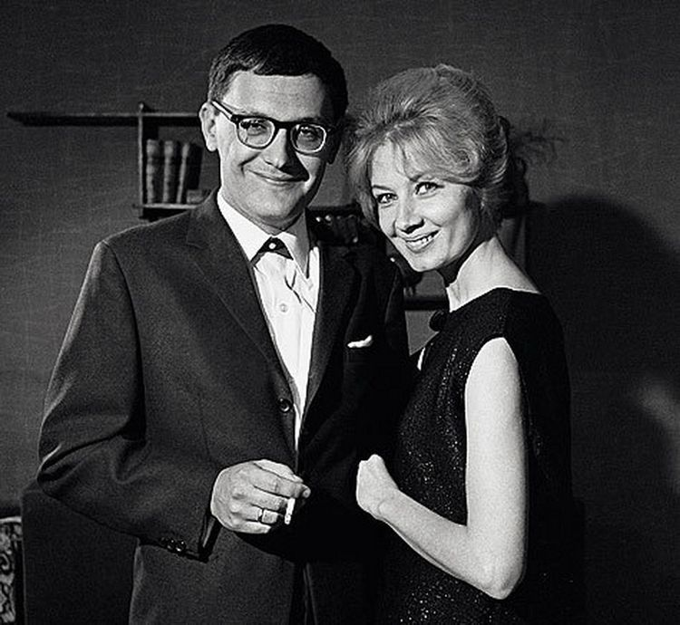 Писатель и сценарист Владимир Валуцкий с женой Аллой Демидовой. Фото из открытого источника