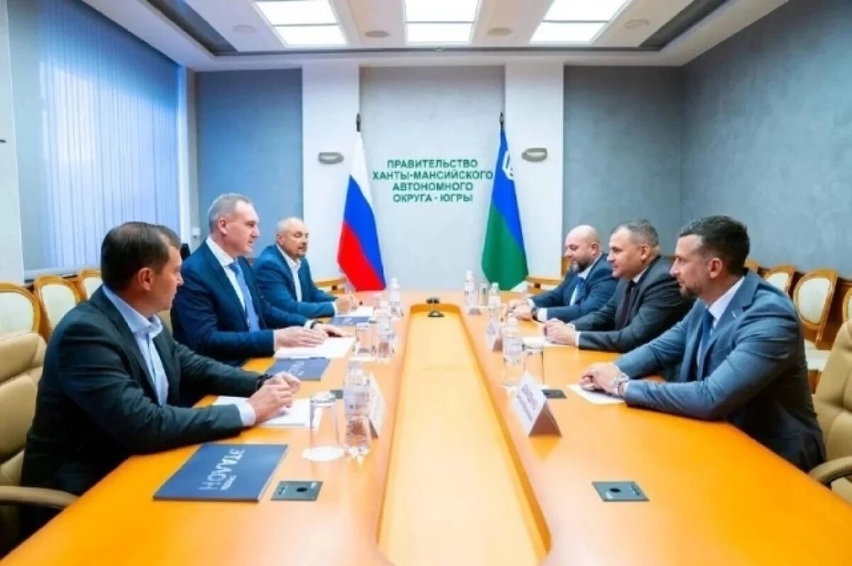    Губернатор Югры встретился с представителями компании-застройщика «Эталон».