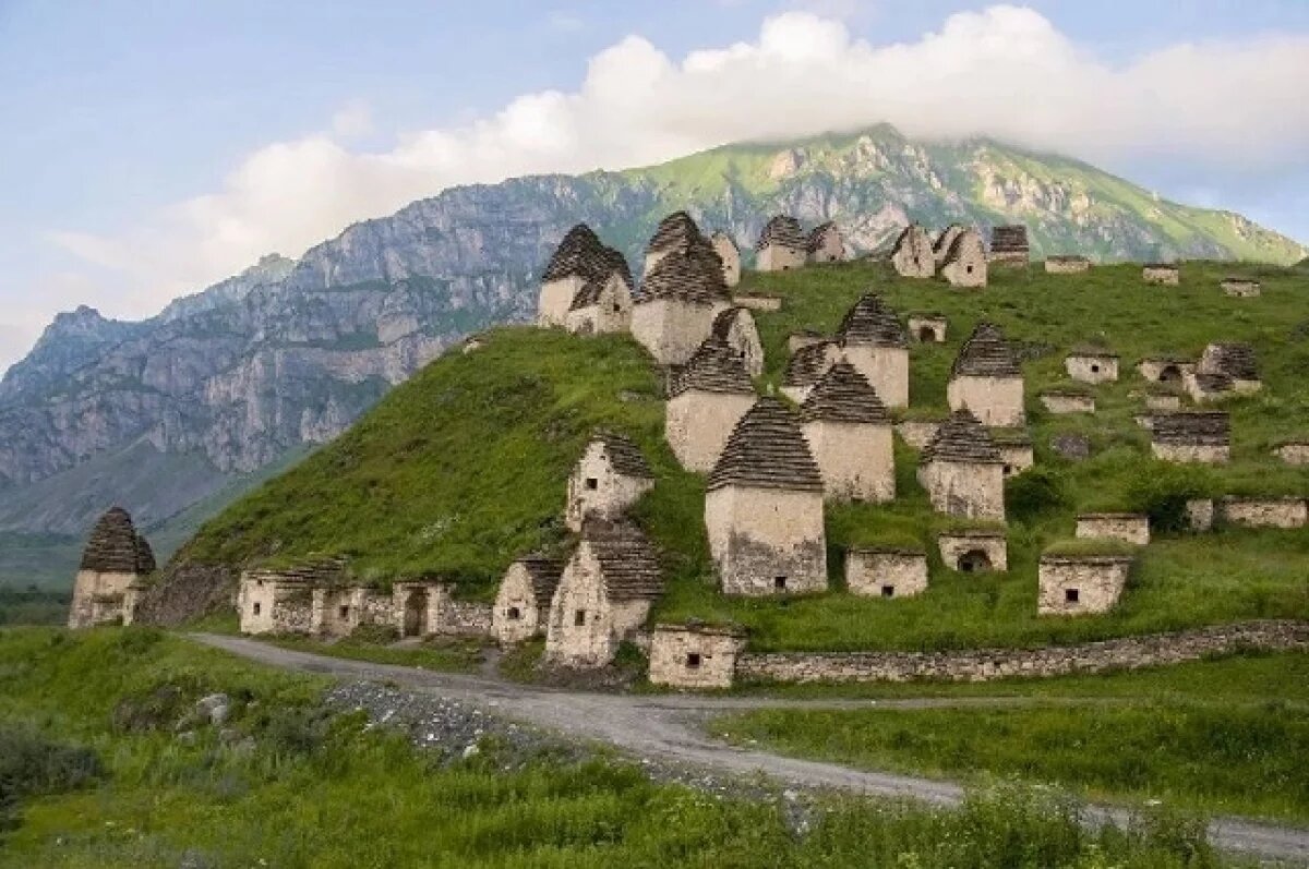    Глава Осетии поручил защитить «Город мёртвых» в Даргавсе от вандалов