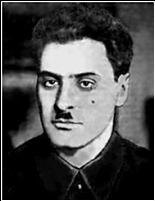 Вегер Евгений Ильич (1899-1937). Член РСДРП(б) с 1917 года. В 1918–1919 годах возглавлял Исполком Курского губернского Совета и был секретарём Казанского губернского комитета РКП(б), после чего участвовал в боях гражданской войны. Совершено незаслуженно забыт его вклад в укреплении советской власти в Нижнем Поволжье в этот период