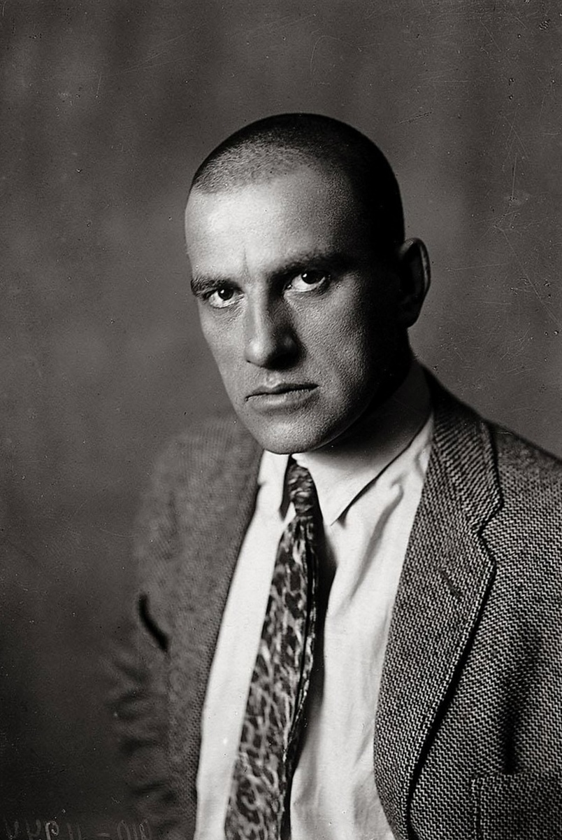 Источник:Интернет; Владимир Владимирович Маяковский