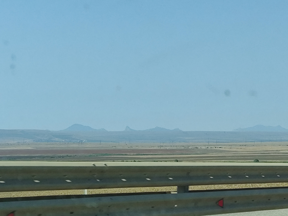 Мимо пиков Кара-Дагского заповедника