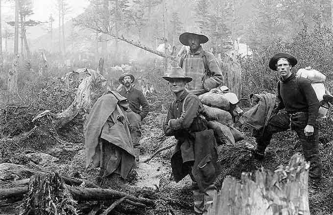 Старатели эпохи Джека Лондона.