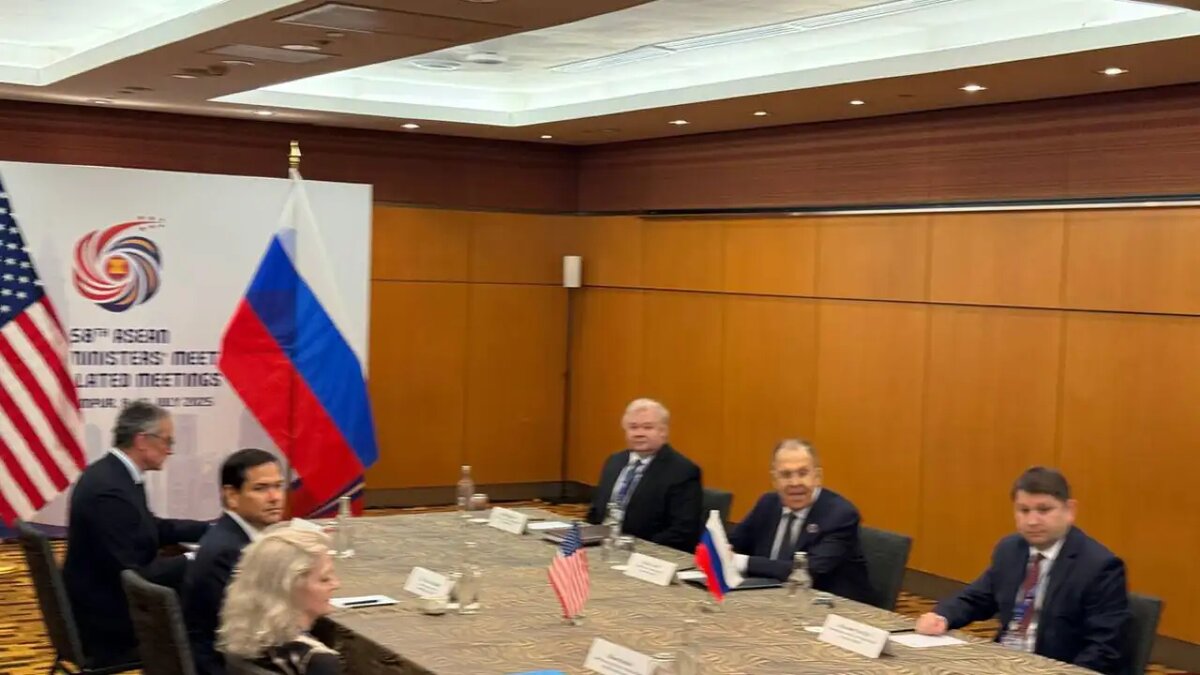    Лавров и Рубио провели встречу в Малайзии.