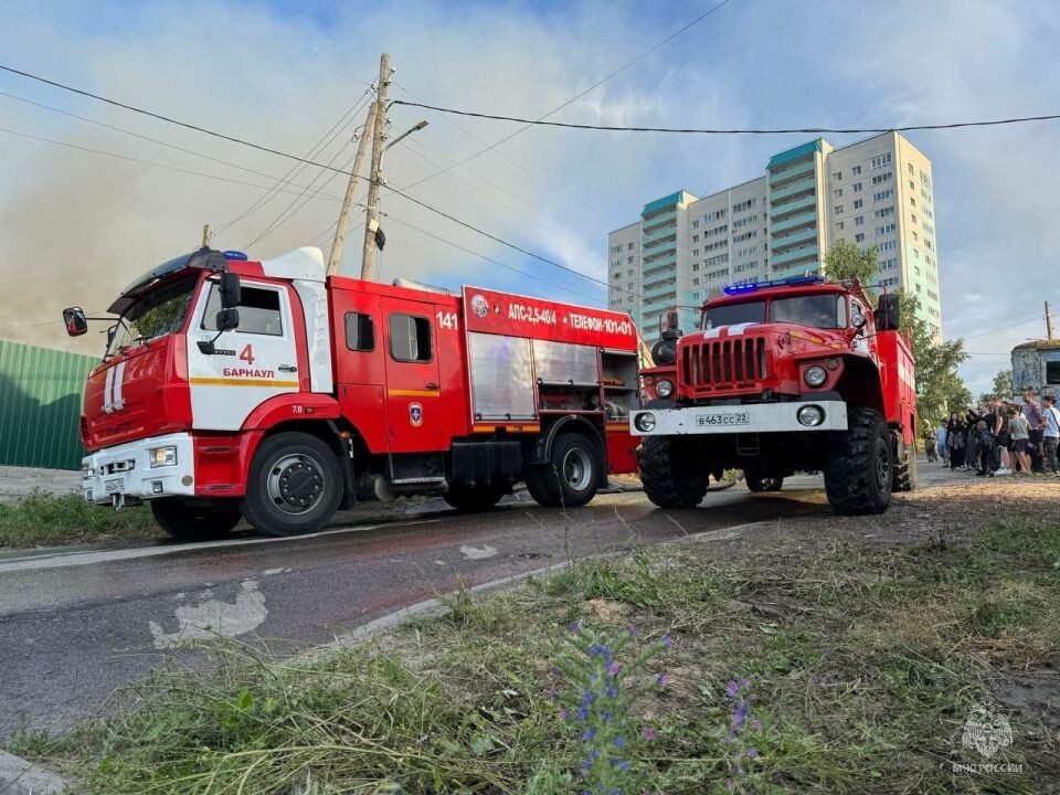    Пожар в частном доме на ул. Халманова. Источник: ГУ МЧС по Алтайскому краю