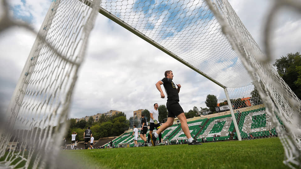 Церемония прощания со стадионом «Торпедо» имени Эдуарда Стрельцова перед его сносом (июль 2020 года).📷Фото: Александр Казаков / Коммерсантъ