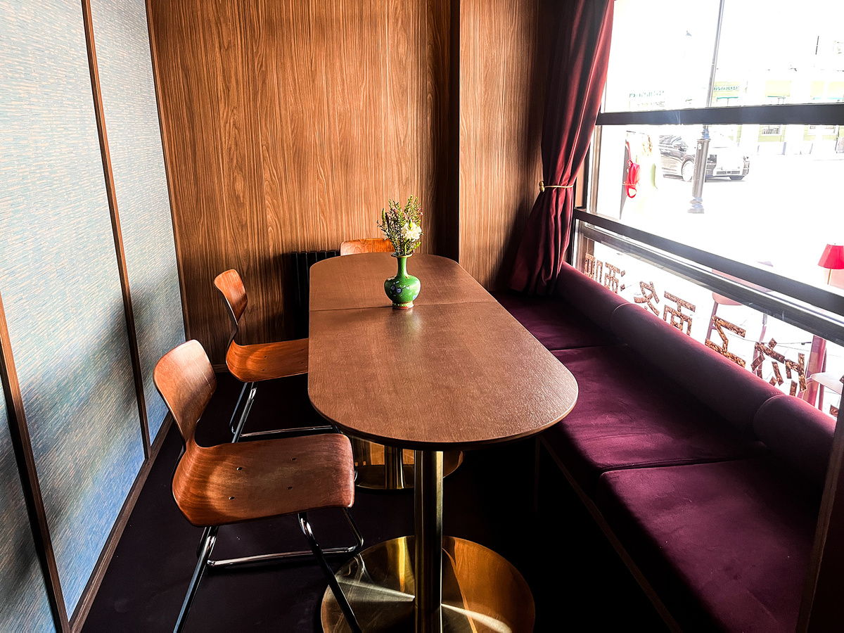 Приватный зал →