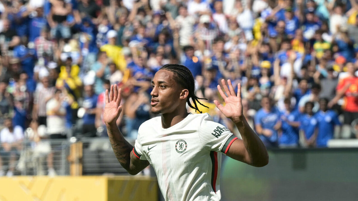 Главный герой матча "Палмейрас" - "Челси" Жоао Педро (фото JUAN MABROMATA/AFP)