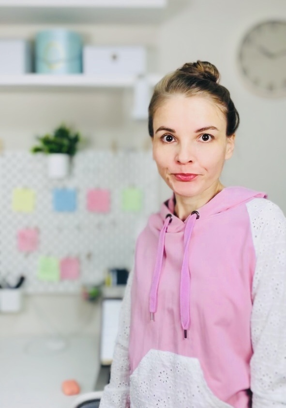 Было время, накладывала кучу фильтров, чтобы как-то себя "улучшить" 