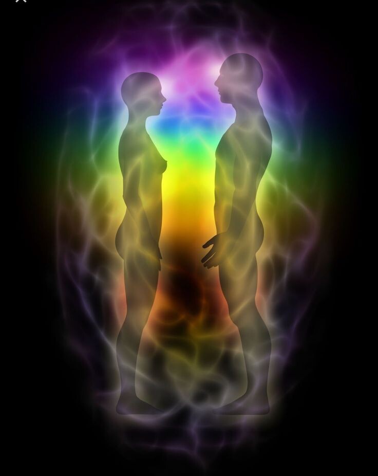 Почему притягиваются определённые люди? Какие уроки ты проходишь через любовь? И можно ли вывести несовместимость в гармонию?