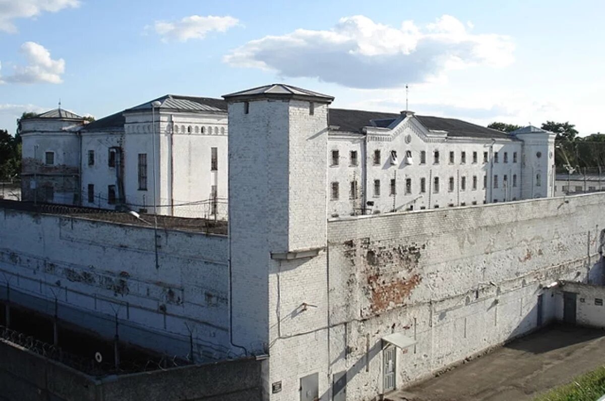    Aif.ru вспомнил самых известных заключенных колонии.