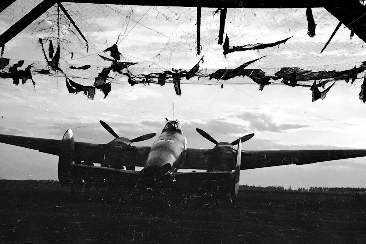 Пе-2, Ленинградская область, 1943 год. Фотография © Михаил Каше